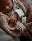Comforter with teether, creme