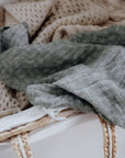 Muslin Cloth 2-pack Green. One Leaf, One Solid