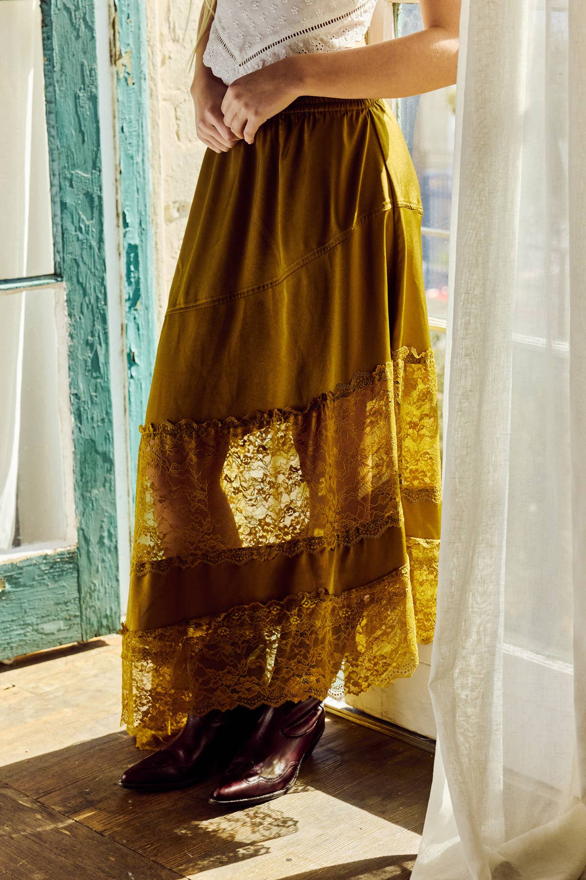 Lace Trim Asymmetrical Hem Satin Midi Skirt