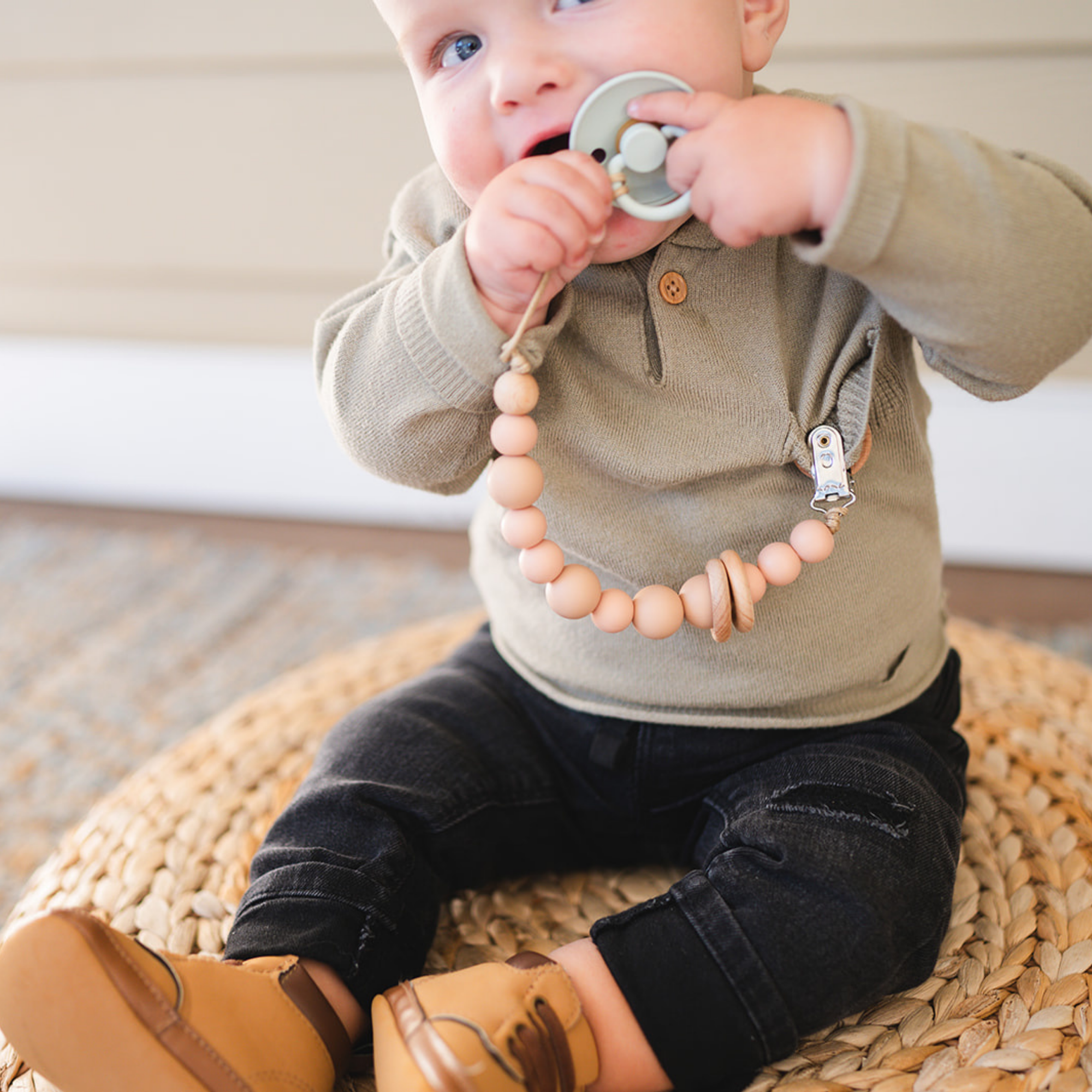 Silicone Bead &amp; Wood Ring Pacifier Clip