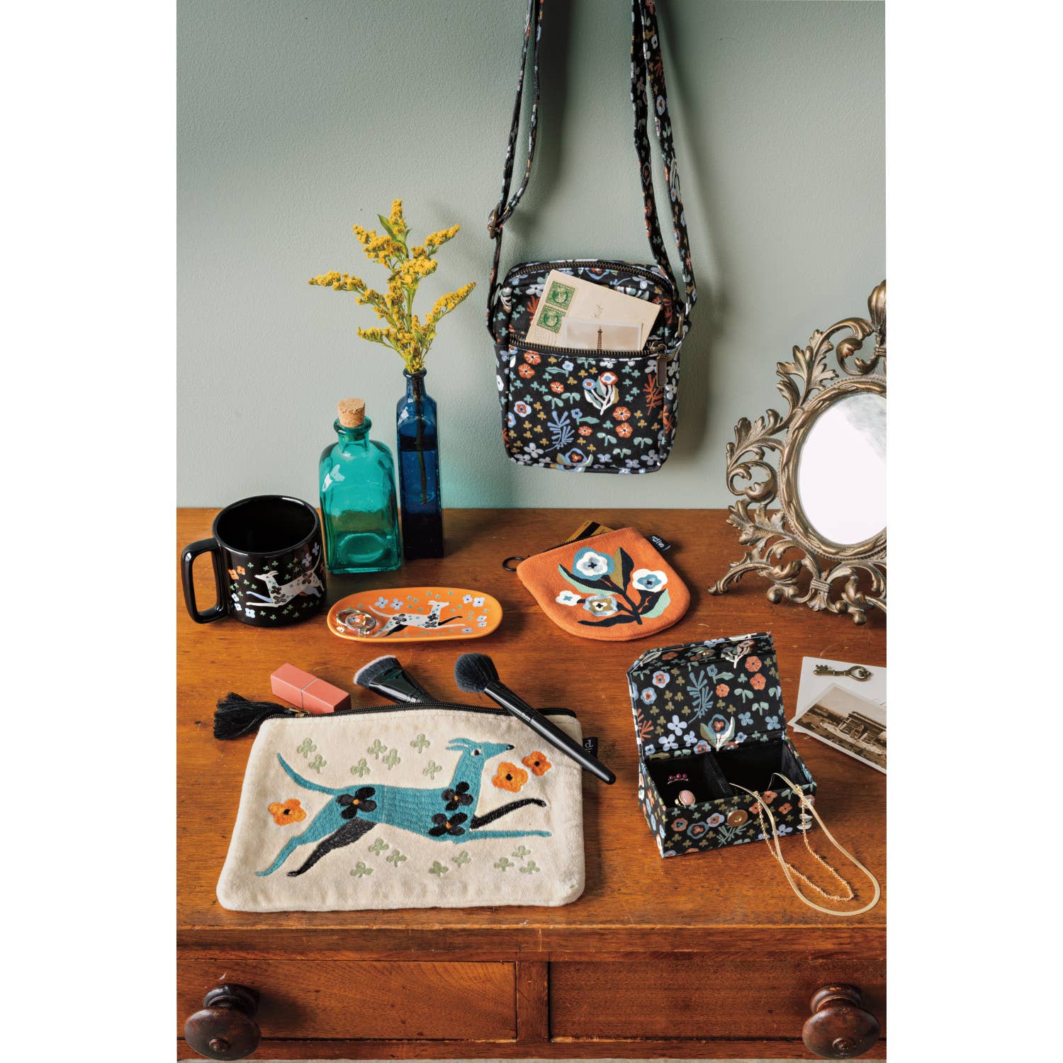 Dogwood Halfmoon Pouch