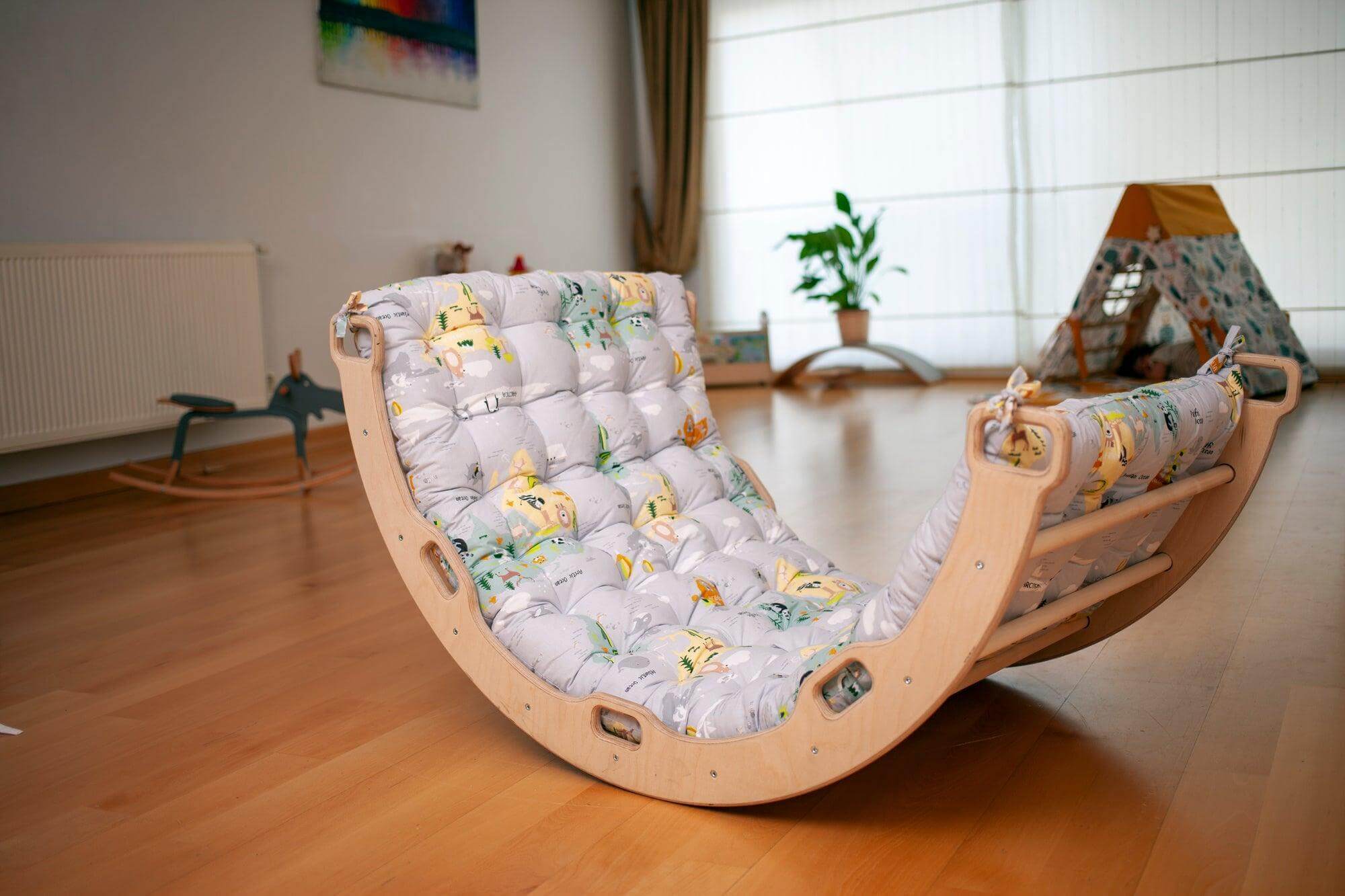 XL Climbing Arch/Rocker &amp; Map Pattern Cushion Set