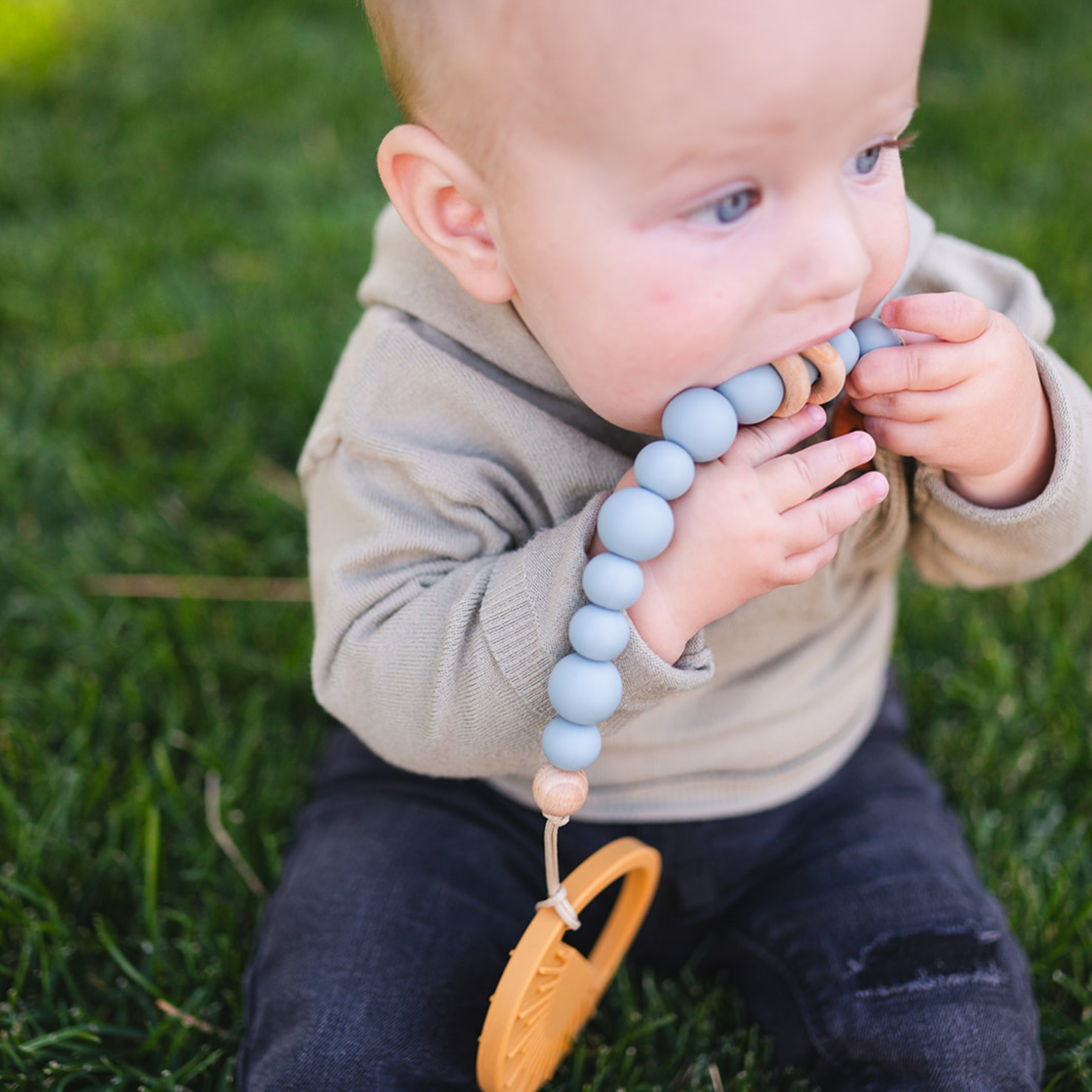 Silicone Bead &amp; Wood Ring Pacifier Clip